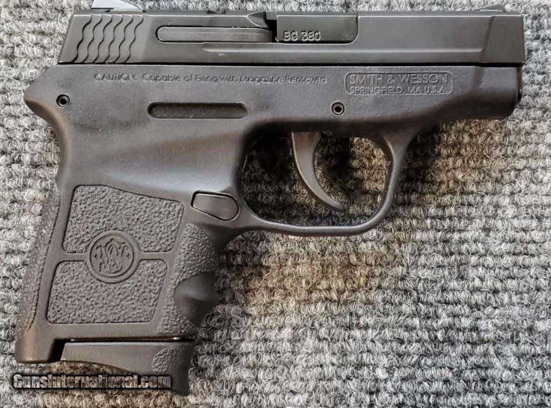 Smith & Wesson Bodyguard .380 Semi-Auto Pistol without Thumb Safety