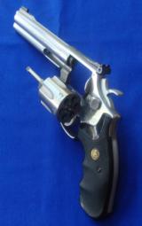 Smith & Wesson Model 617 .22LR - 3 of 4