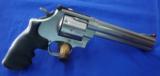 Smith & Wesson Model 629 Classic .44 Mag - 3 of 8