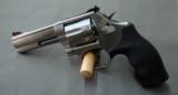 Smith and Wesson Model 686-6 Plus .357 - 3 of 5