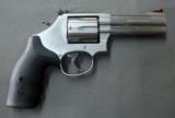 Smith and Wesson Model 686-6 Plus .357 - 4 of 5