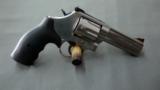 Smith and Wesson Model 686-6 Plus .357 - 1 of 5