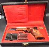 Browing Medalist .22 LR (Comes With Box) - 3 of 11