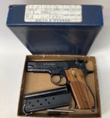 Smith & Wesson 39-2 9mm - 1 of 6