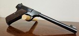 Colt Woodsman 1940 .22LR - 14 of 19