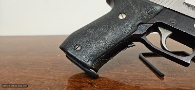 PRICE REDUCED !!!!!2 Tone German Sig Sauer P220 W/ Box + Safariland OWB Holster .45 ACP - Image 3 of 18