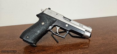 PRICE REDUCED !!!!!2 Tone German Sig Sauer P220 W/ Box + Safariland OWB Holster .45 ACP - Image 2 of 18