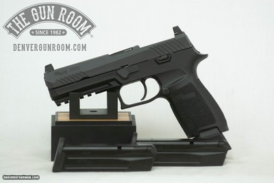 **PRICE REDUCED 8/2/2025** Sig Sauer P320 9mm