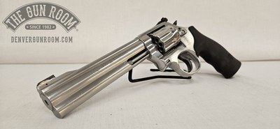Smith & Wesson 617-6 .22LR - Image 8 of 19