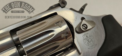Smith & Wesson 617-6 .22LR - Image 5 of 19