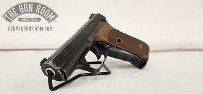 Heckler & Koch P7M13 9mm W/ 6 Mags + Holster + Griffe Grips - Image 7 of 20