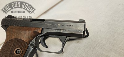 Heckler & Koch P7M13 9mm W/ 6 Mags + Holster + Griffe Grips - Image 14 of 20