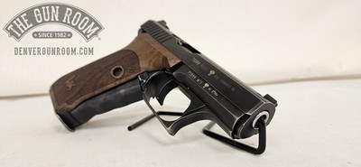 Heckler & Koch P7M13 9mm W/ 6 Mags + Holster + Griffe Grips - Image 15 of 20