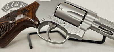 Smith & Wesson 60-15 Pro Series .357 Mag - Image 12 of 17