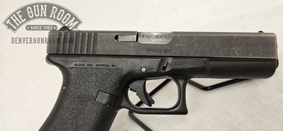 Glock 17 Gen 1 9mm W/ Tupperware - Image 11 of 19