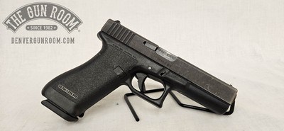 Glock 17 Gen 1 9mm W/ Tupperware - Image 8 of 19