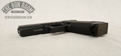 Glock 17 Gen 1 9mm W/ Tupperware - Image 16 of 19