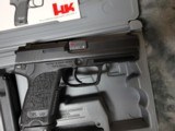Heckler & Koch USP in .40 s&w in Excellent condition - 5 of 18
