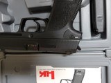 Heckler & Koch USP in .40 s&w in Excellent condition - 6 of 18