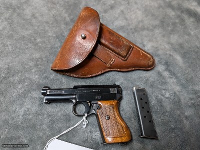 MAUSER 1934 IN 7.65/ 32 ACP WITH WWII GERMAN 655 WAFFENAMT AND HOLSTER
IN VERY GOOD CONDITION