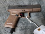 Customized GLOCK 19 Gen 4, 9mm in Excellent Condition - 4 of 20