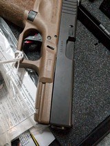 Customized GLOCK 19 Gen 4, 9mm in Excellent Condition - 19 of 20