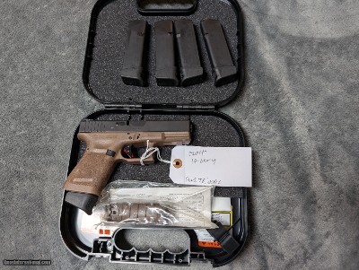 Customized GLOCK 19 Gen 4, 9mm in Excellent Condition