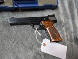 Smith & Wesson Model 41 in Excellent Condition, has 5.5' Barrel - 3 of 20