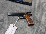 Smith & Wesson Model 41 in Excellent Condition, has 5.5' Barrel - 15 of 20