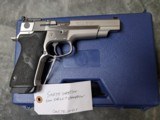 SMITH & WESSON PERFORMANCE CENTER 9MM TARGET CHAMPION, WITH 5" BARREL IN EXCELLENT CONDITION - 16 of 20