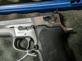 SMITH & WESSON PERFORMANCE CENTER 9MM TARGET CHAMPION, WITH 5" BARREL IN EXCELLENT CONDITION - 2 of 20