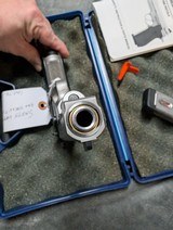 SMITH & WESSON PERFORMANCE CENTER 9MM TARGET CHAMPION, WITH 5" BARREL IN EXCELLENT CONDITION - 13 of 20