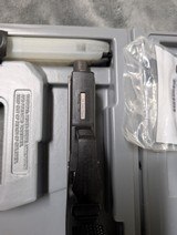 STAINLESS HECKLER & KOCH 9MM USP WITH JET FUNNEL, THREADED BARREL, NON THREADED BARREL AND MATCH WEIGHT - 6 of 20