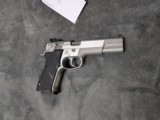 SMITH & WESSON 4006 PERFORMANCE CENTER IN EXCELLENT CONDITION - 19 of 20