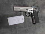 SMITH & WESSON PERFOMANCE CENTER PPC MODEL 9MM
WITH 5