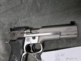 SMITH & WESSON PERFOMANCE CENTER PPC MODEL 9MM
WITH 5