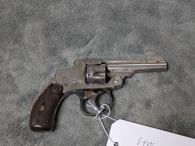 SMITH & WESSON SAFETY HAMMERLESS "LEMON SQUEEZER" IN .32 S&W WITH 3" BARREL IN GOOD CONDITION