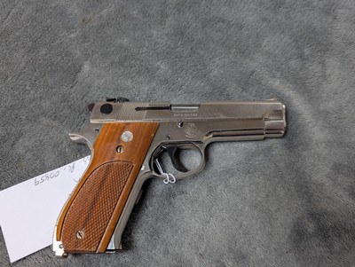 SMITH & WESSON MODEL 39 2, 9MM WITH 4" BARREL IN VERY GOOD CONDITION