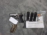 SIG SAUER P226 EQUINOX IN .40 S&W IN VERY GOOD CONDTION - 20 of 20 SIG SAUER P226 EQUINOX IN .40 S&W IN VERY GOOD CONDTION - 20 of 20