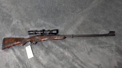 DAKOTA ARMS MODEL 10 IN 270 WINCHESTER WITH EXHIBITION GRADE WOOD, IN EXCELLENT CONDITION