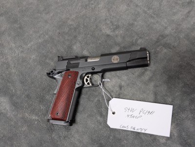 FULL SIZE SMITH & WESSON PERFORMANCE CENTER 1911 IN .45 ACP, IN EXCELLENT BARELY USED CONDITION