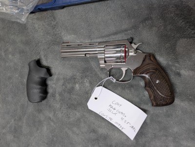 LIKE NEW IN BOX COLT KING COBRA TARGET .22LR WITH 4.25