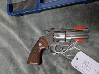 LIKE NEW IN BOX STAINLESS COLT PYTHON .357, WITH 3