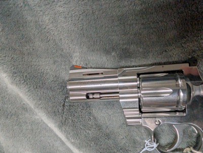 LIKE NEW IN BOX STAINLESS COLT PYTHON .357, WITH 3