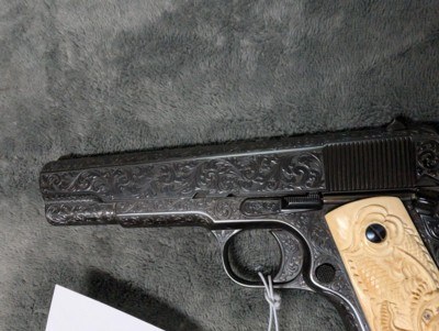 MIKE SAWMILLER ENGRAVED 1916 COLT 1911 WITH CARVED IVORY GRIPS, IN LIKE EXCELLENT/ AS ENGRAVED CONDITION - Image 7 of 20