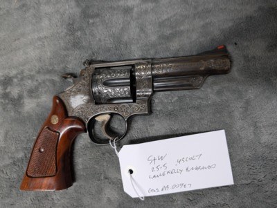 LANCE KELLY ENGRAVED S&W 25-5 .45 COLT IN VERY GOOD CONDITION - Image 1 of 20