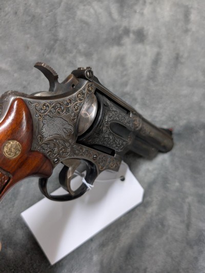 LANCE KELLY ENGRAVED S&W 25-5 .45 COLT IN VERY GOOD CONDITION - Image 17 of 20