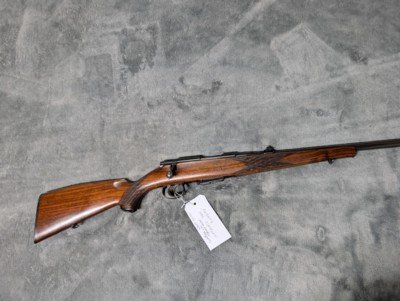 ANSCHUTZ 1432 IN .22 HORNET WITH DOUBLE SET TRIGGERS, 22