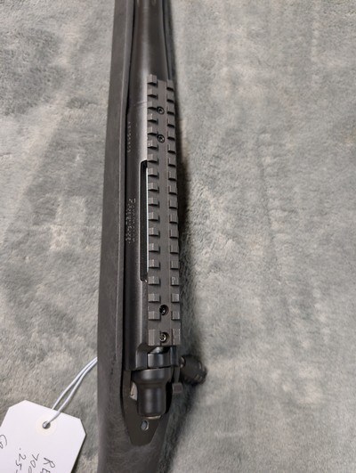 REMINGTON 700 SENDERO CHAMBERED IN .25-06 IN VERY GOOD CONDITION, 26