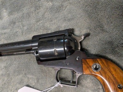 3 SCREW UNCONVERTED 1960 RUGER SUPER BLACKHAWK IN .44 MAGNUM WITH 7.5
